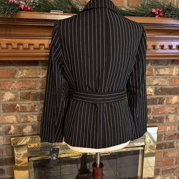 Le Suit Petite Black Pin Stripe Blazer Size 8P New Jacket Only - Picture 4 of 9